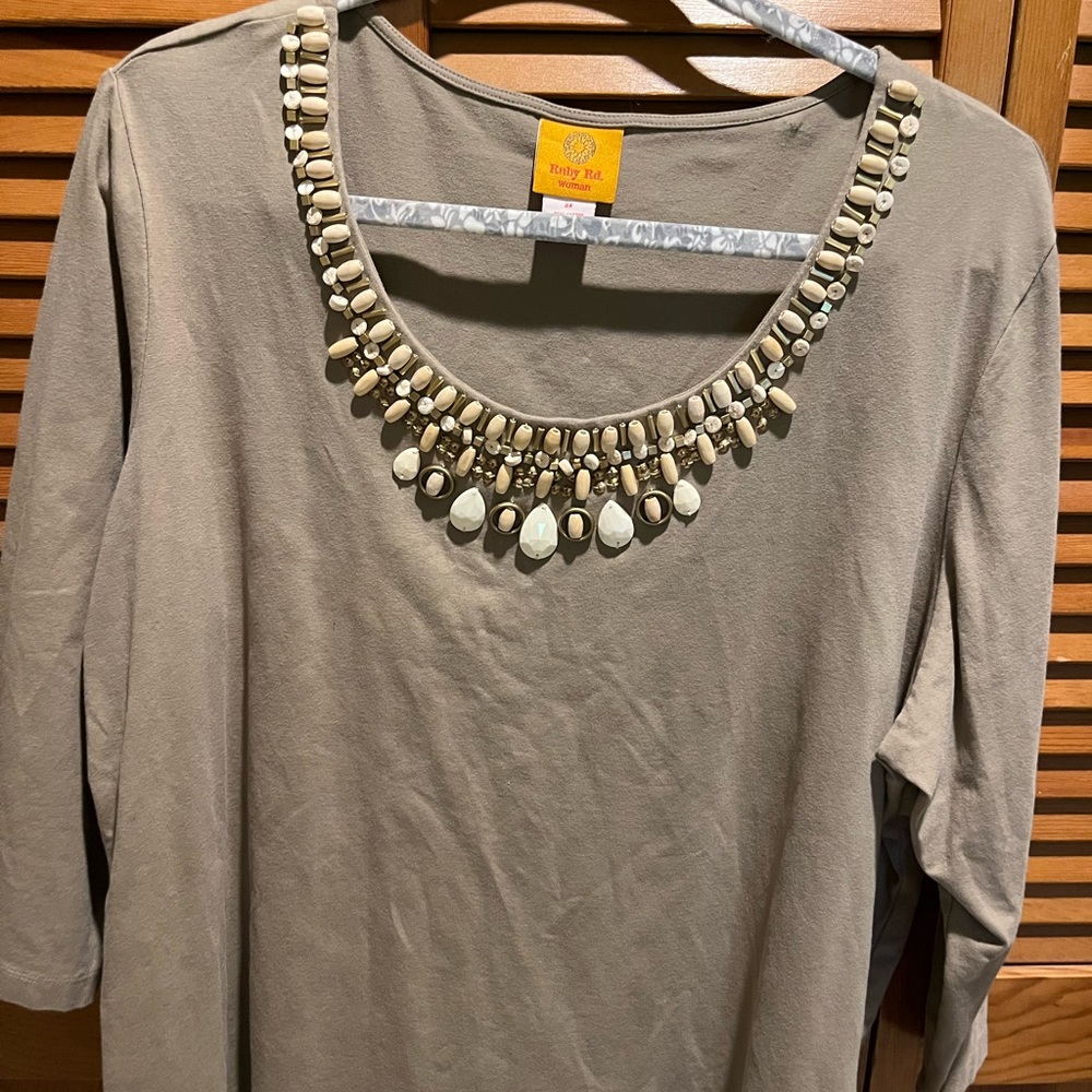 125. WOMENS RUBY RD. 2X DETAIL TOP